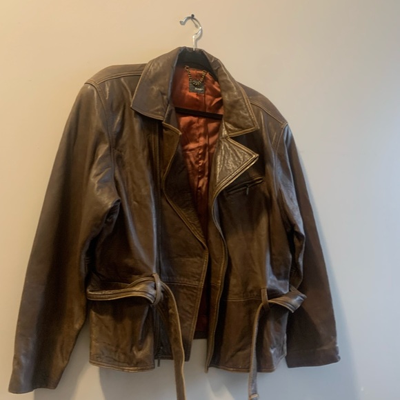 Lizwear women’s leather jacket - Picture 6 of 13